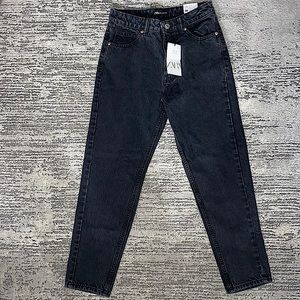 ZARA HIGH RISE BLACK MOM JEAN